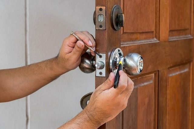 Sửa Cửa Gỗ, Tủ Gỗ Tại Nhà Chuyên Nghiệp Ở TP.HCM - Tính Đồ Gỗ